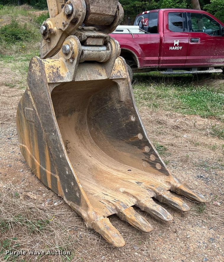 image for item DY0667 2018 Caterpillar 320 excavator