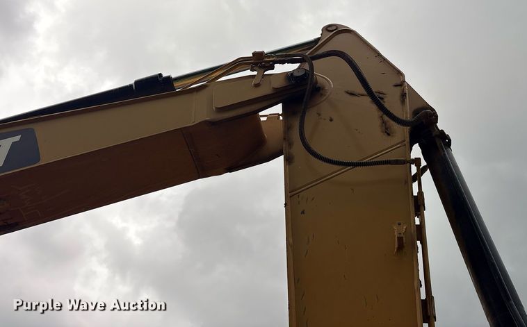 image for item DY0667 2018 Caterpillar 320 excavator