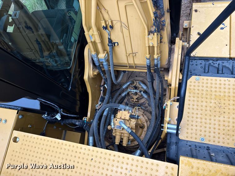 image for item DY0667 2018 Caterpillar 320 excavator
