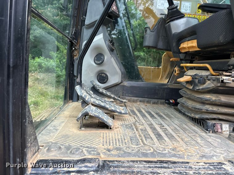 image for item DY0667 2018 Caterpillar 320 excavator