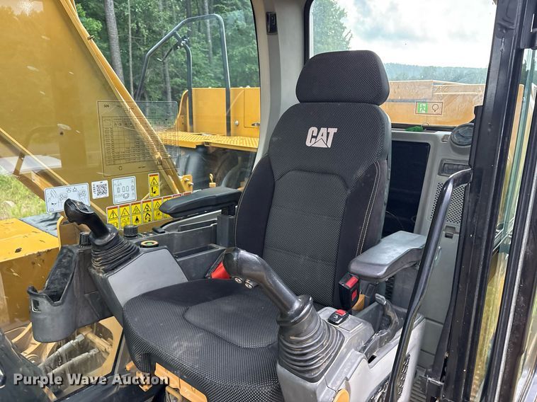 image for item DY0667 2018 Caterpillar 320 excavator