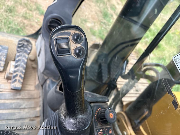image for item DY0667 2018 Caterpillar 320 excavator