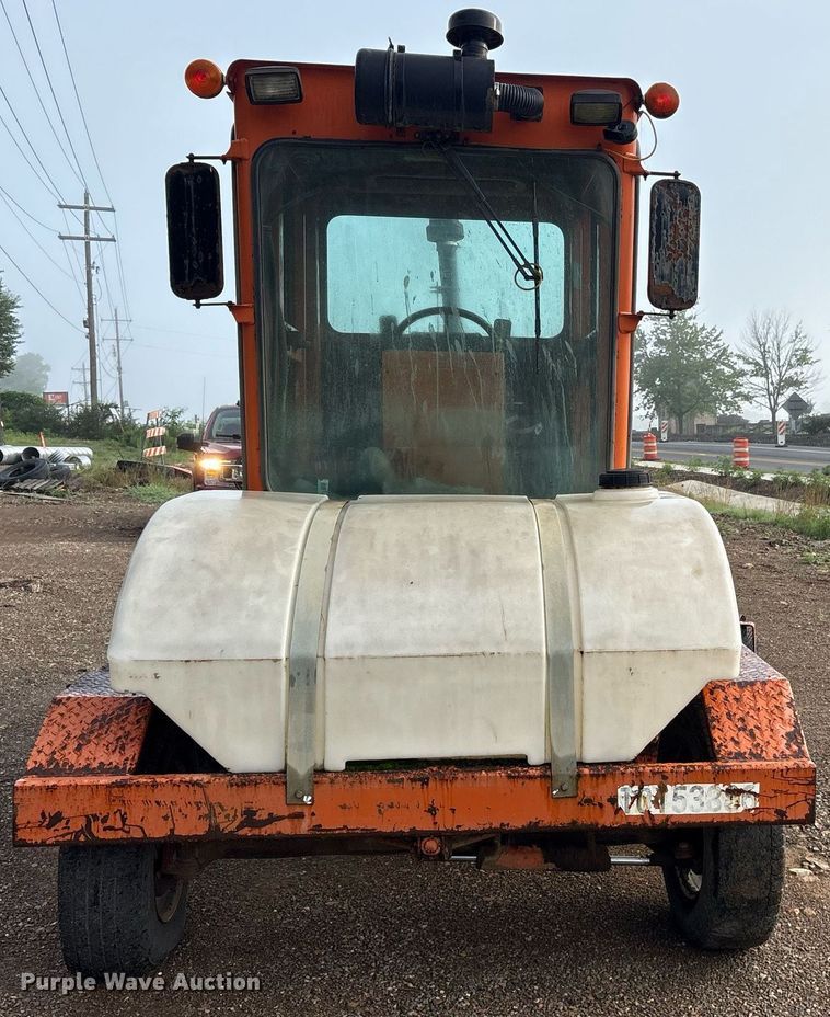 image for item DY0668 2013 Broce KR350 broom