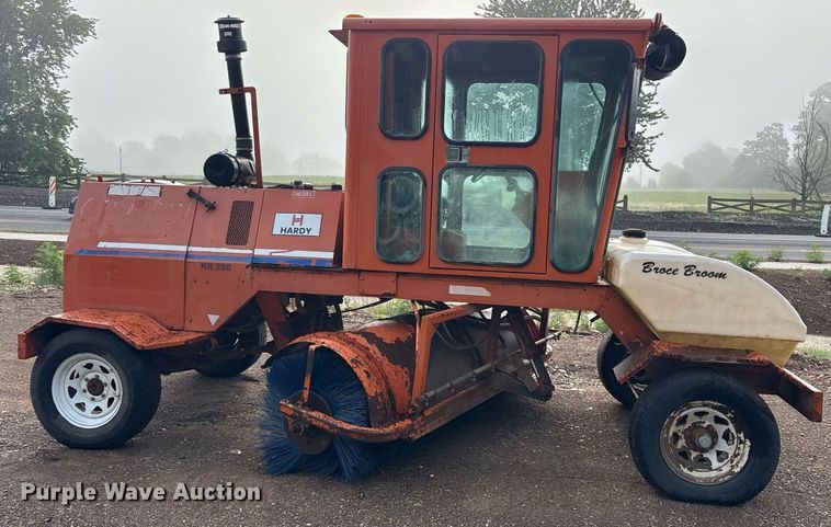 image for item DY0668 2013 Broce KR350 broom