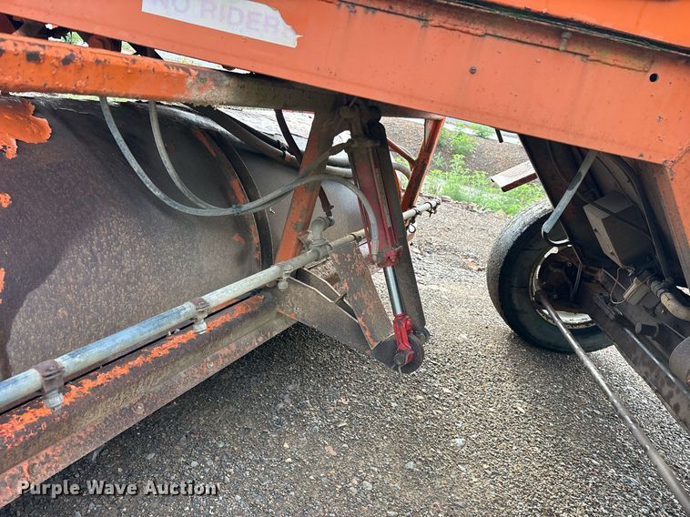 image for item DY0668 2013 Broce KR350 broom