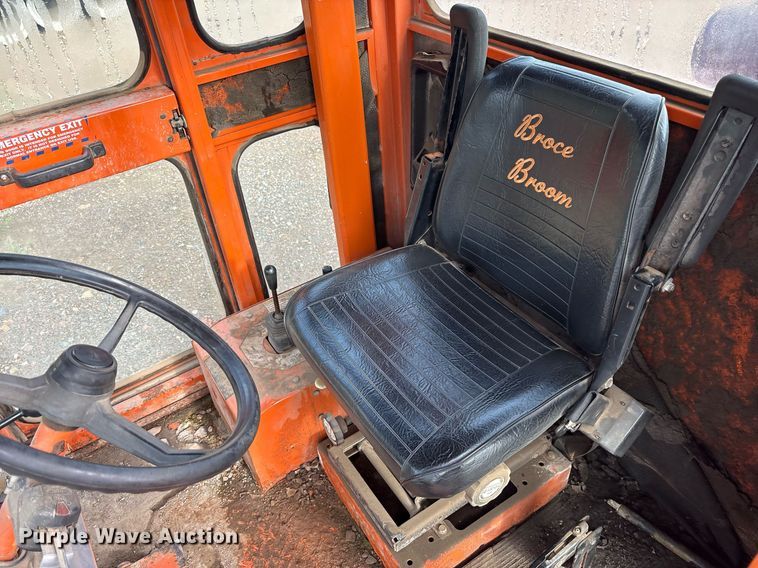 image for item DY0668 2013 Broce KR350 broom