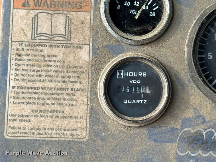 image for item DY0668 2013 Broce KR350 broom