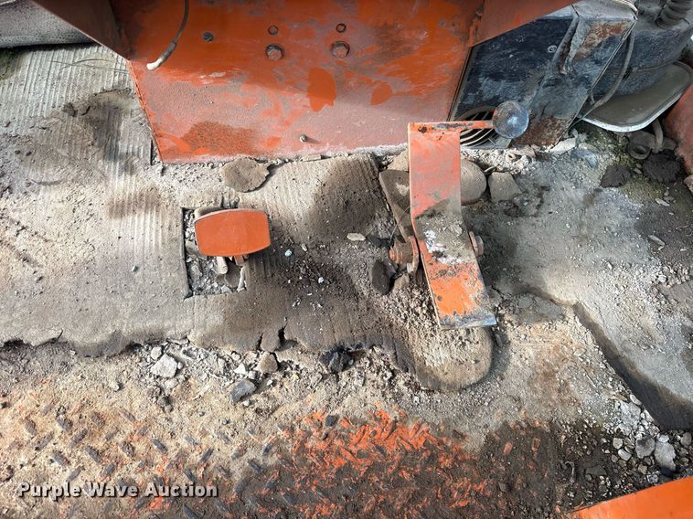 image for item DY0668 2013 Broce KR350 broom