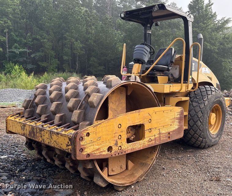 image for item DY0669 2007 Caterpillar CS563E single drum vibratory roller