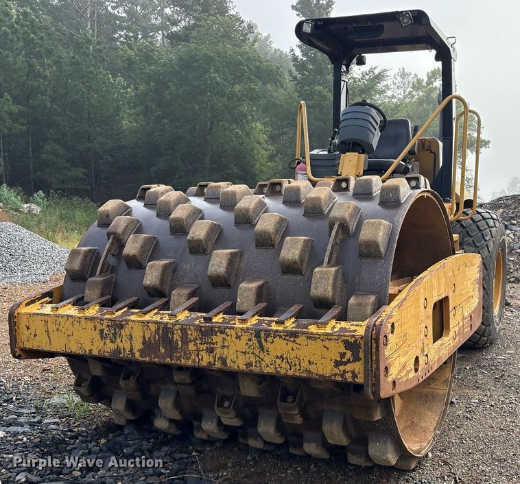 image for item DY0669 2007 Caterpillar CS563E single drum vibratory roller