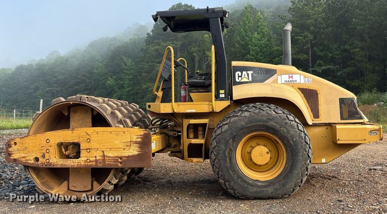 image for item DY0669 2007 Caterpillar CS563E single drum vibratory roller
