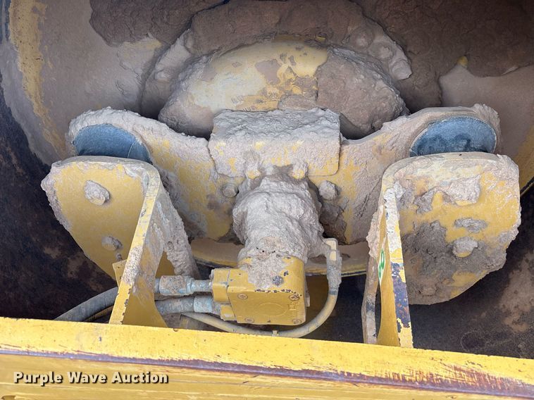image for item DY0669 2007 Caterpillar CS563E single drum vibratory roller