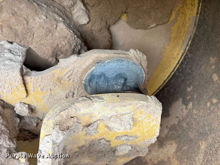 image for item DY0669 2007 Caterpillar CS563E single drum vibratory roller