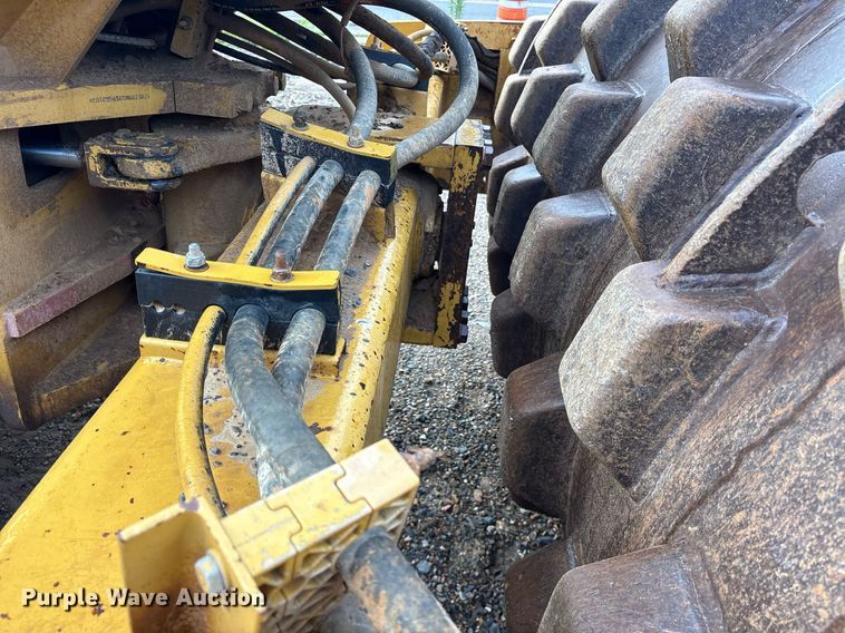 image for item DY0669 2007 Caterpillar CS563E single drum vibratory roller