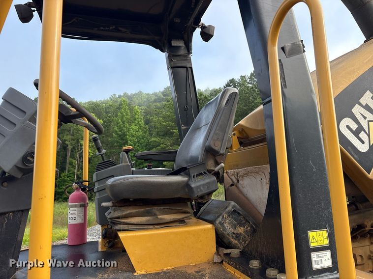 image for item DY0669 2007 Caterpillar CS563E single drum vibratory roller