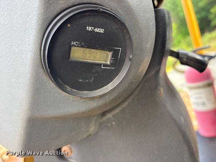 image for item DY0669 2007 Caterpillar CS563E single drum vibratory roller