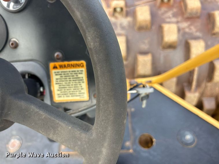 image for item DY0669 2007 Caterpillar CS563E single drum vibratory roller