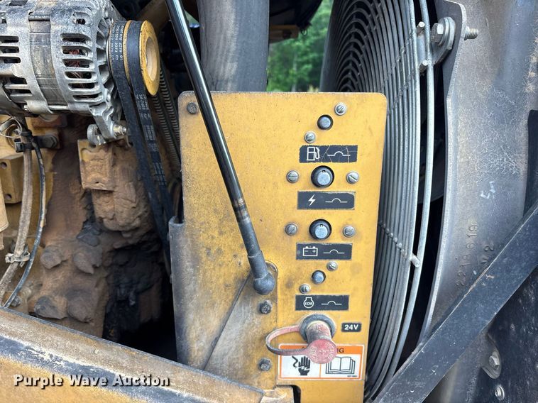 image for item DY0669 2007 Caterpillar CS563E single drum vibratory roller