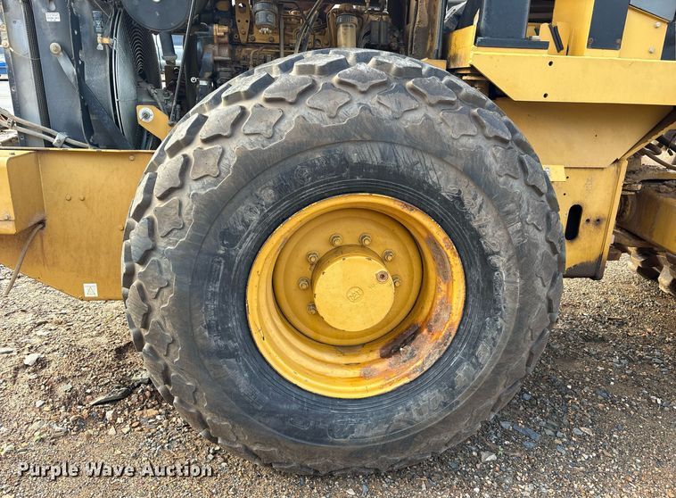 image for item DY0669 2007 Caterpillar CS563E single drum vibratory roller