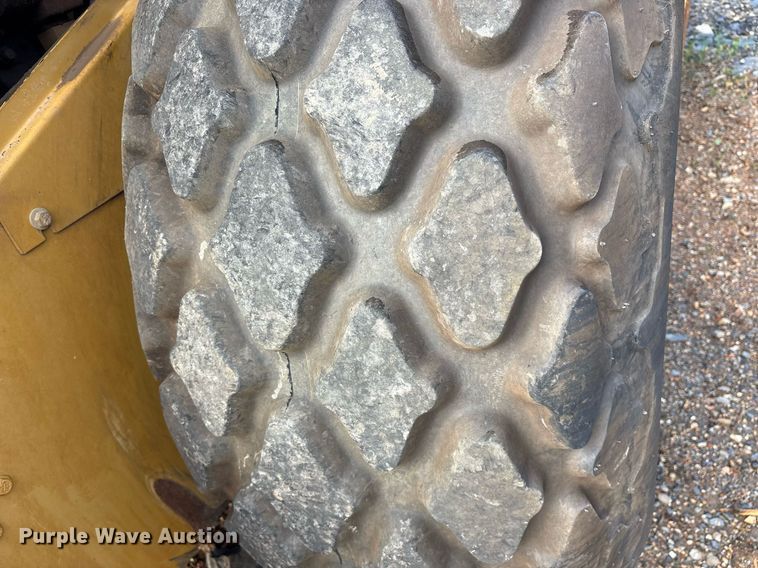 image for item DY0669 2007 Caterpillar CS563E single drum vibratory roller