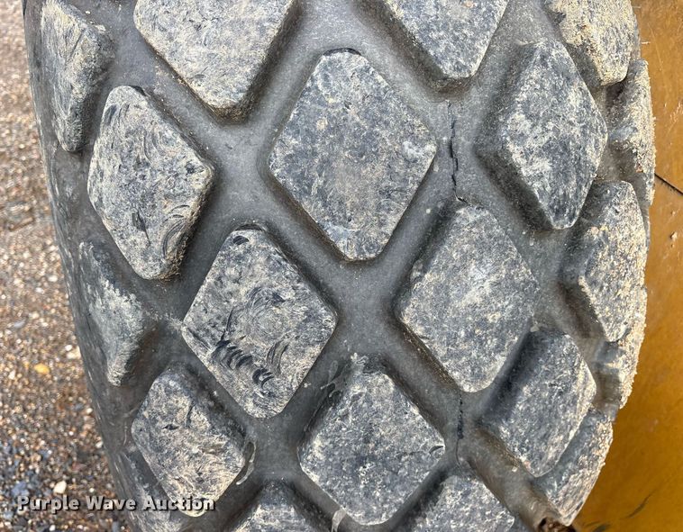 image for item DY0669 2007 Caterpillar CS563E single drum vibratory roller