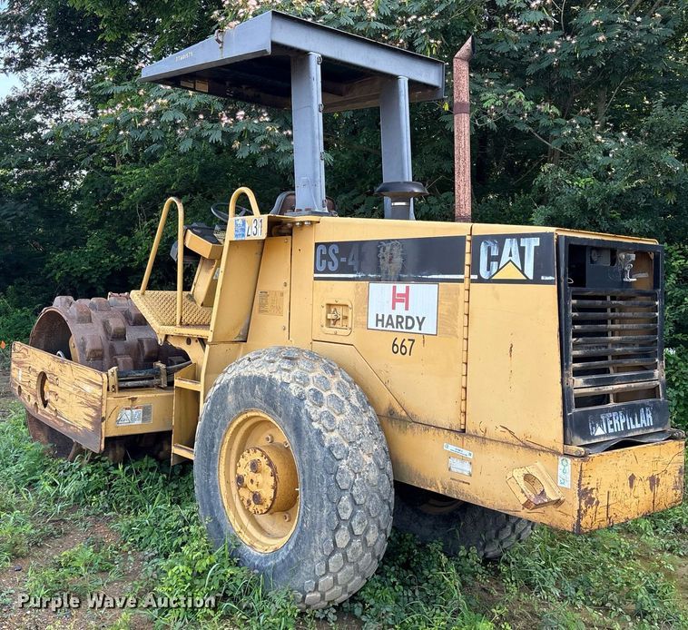 image for item DY0672 2001 Caterpillar CS433C single drum vibratory roller