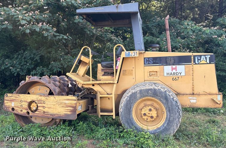 image for item DY0672 2001 Caterpillar CS433C single drum vibratory roller