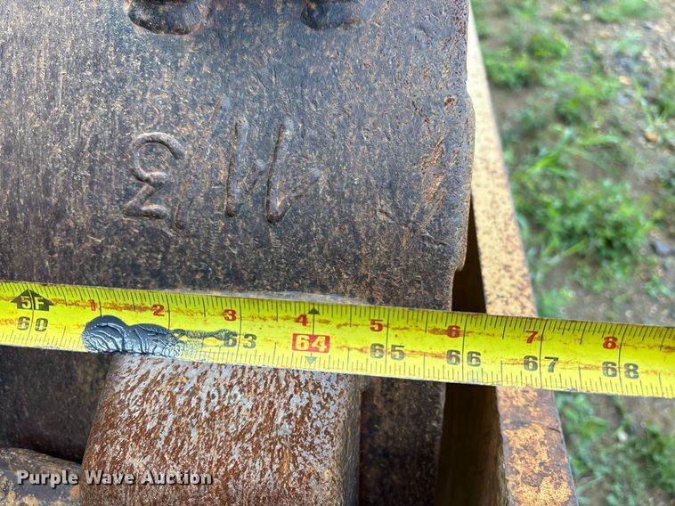 image for item DY0672 2001 Caterpillar CS433C single drum vibratory roller