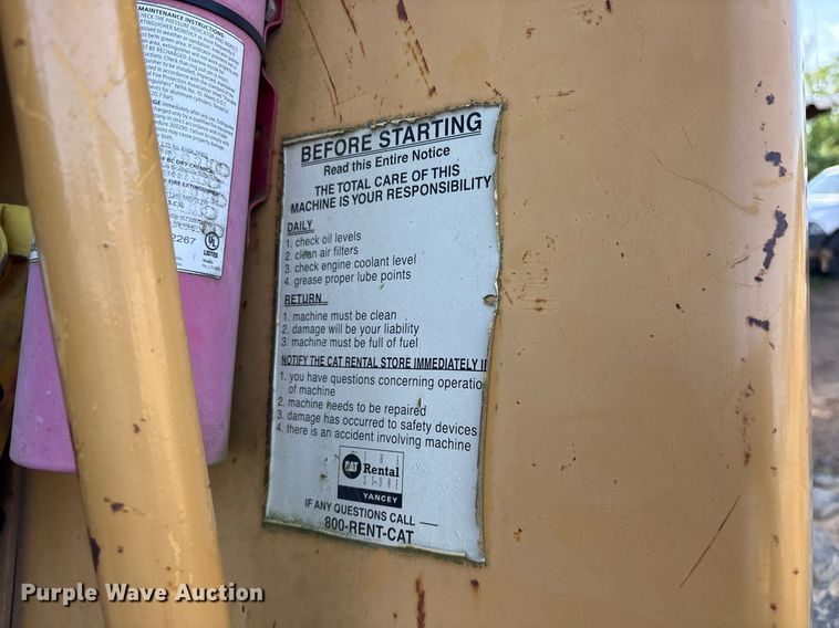 image for item DY0672 2001 Caterpillar CS433C single drum vibratory roller