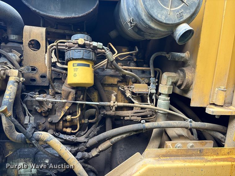 image for item DY0672 2001 Caterpillar CS433C single drum vibratory roller