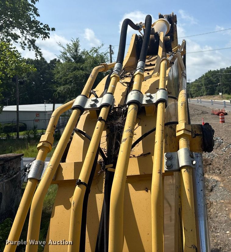 image for item DY0673 2019 Kobelco SK170LC-10 excavator