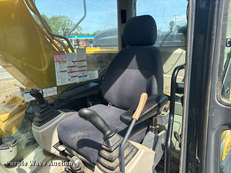 image for item DY0673 2019 Kobelco SK170LC-10 excavator