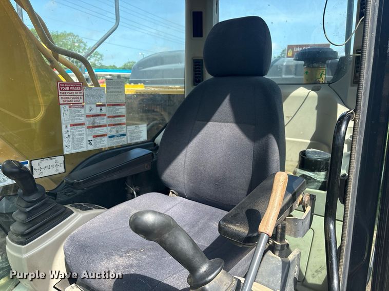 image for item DY0673 2019 Kobelco SK170LC-10 excavator