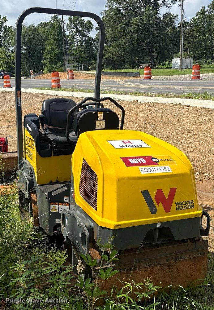 image for item DY0674 2021 Wacker Neuson RD12 double drum vibratory roller