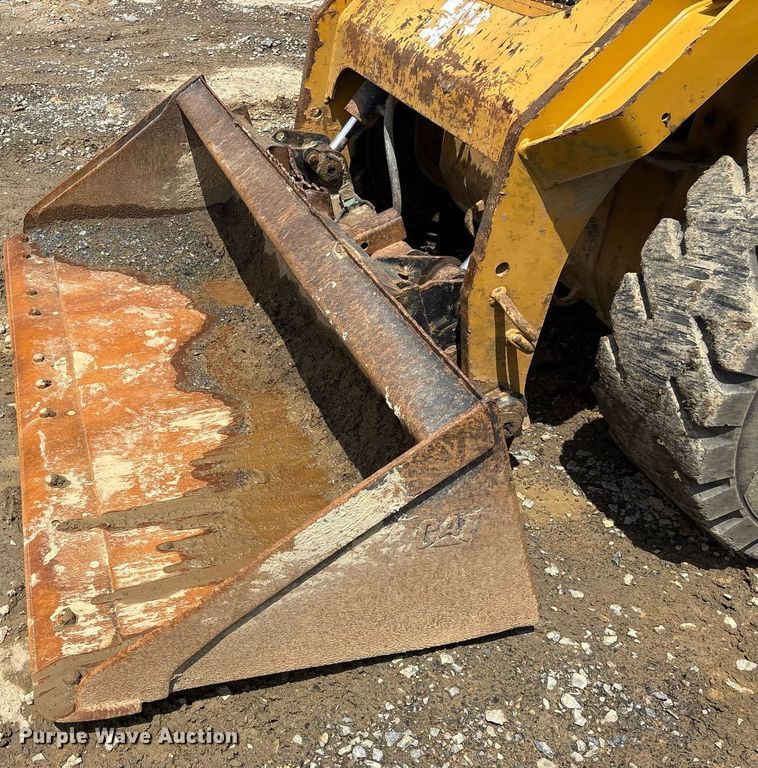 image for item DY0675 2015 Caterpillar 262D skid steer loader