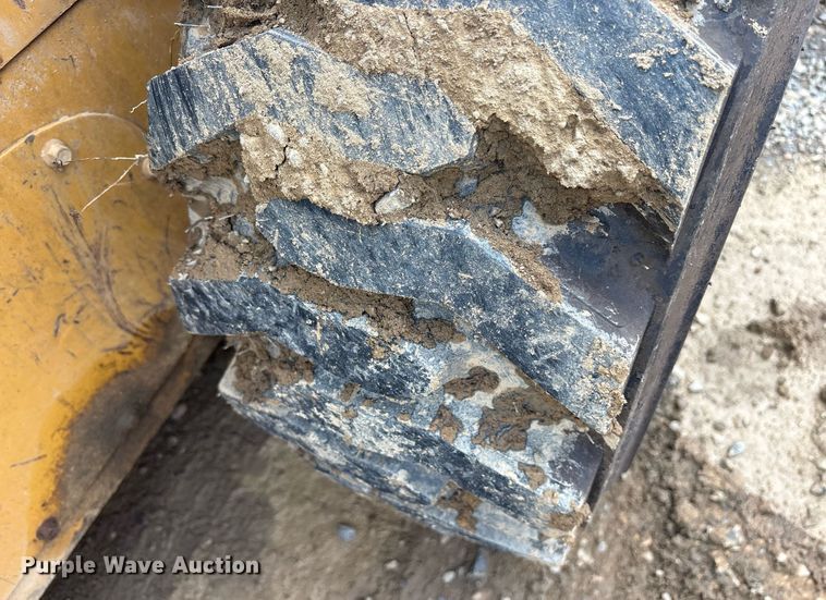 image for item DY0675 2015 Caterpillar 262D skid steer loader