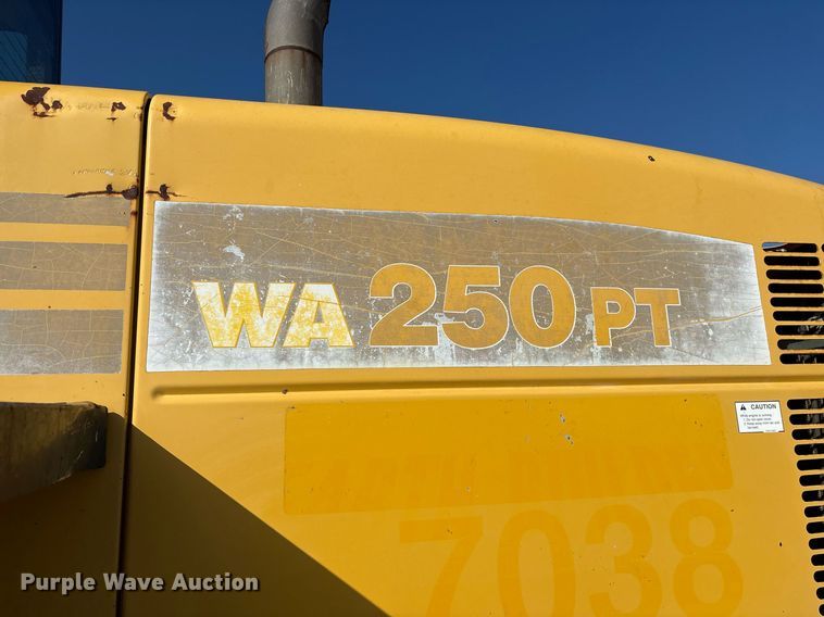 image for item DY0676 2003 Komatsu WA250PT-5 wheel loader