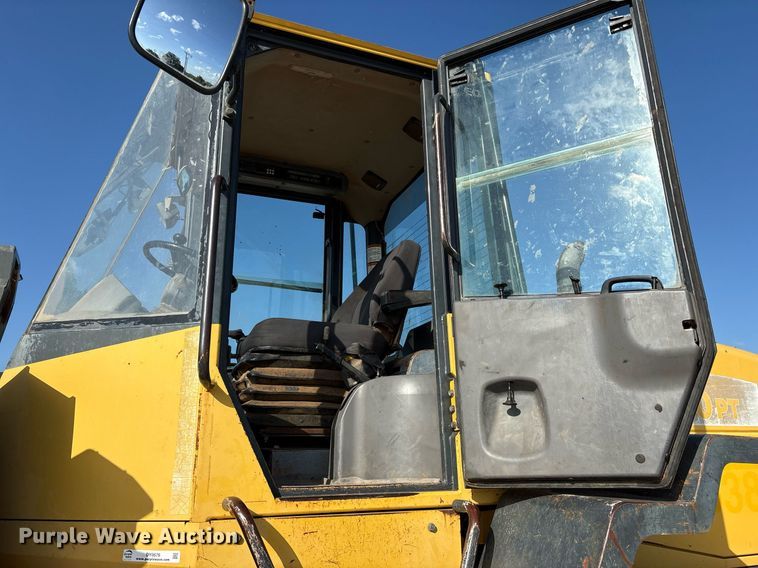 image for item DY0676 2003 Komatsu WA250PT-5 wheel loader