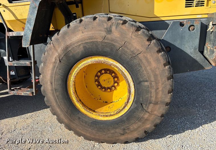 image for item DY0676 2003 Komatsu WA250PT-5 wheel loader