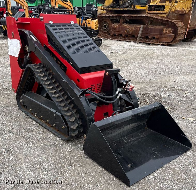 image for item DY0700 2024 Valley Pioneer SCL850 compact utility loader