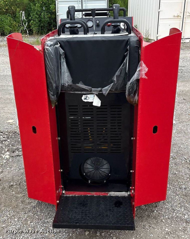 image for item DY0700 2024 Valley Pioneer SCL850 compact utility loader