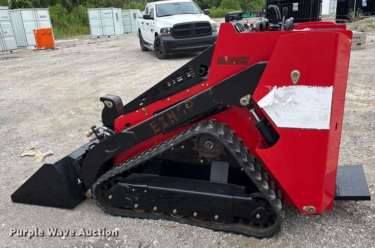 image for item DY0700 2024 Valley Pioneer SCL850 compact utility loader