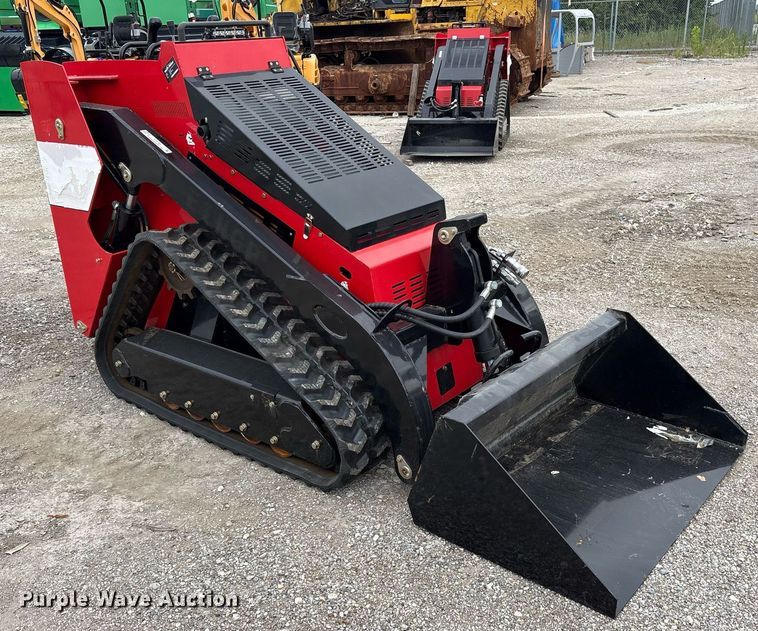 image for item DY0703 2024 Valley Pioneer SCL850 compact utility loader