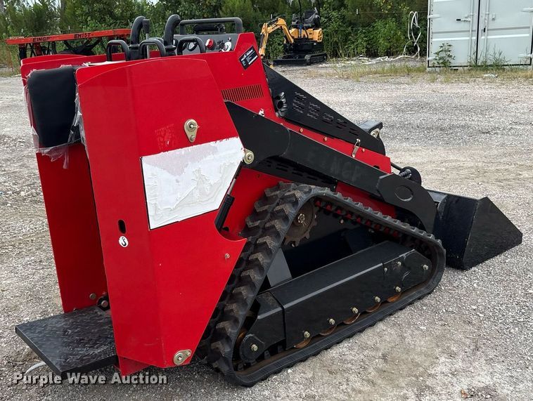 image for item DY0703 2024 Valley Pioneer SCL850 compact utility loader