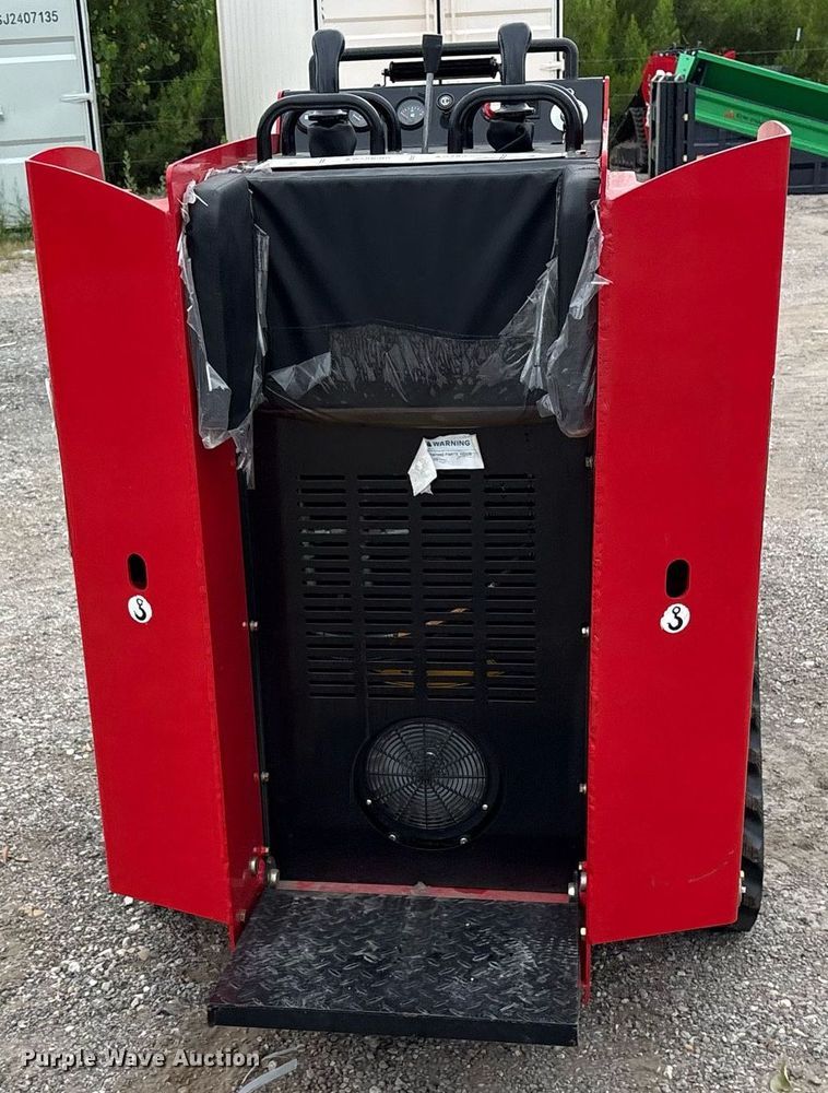 image for item DY0703 2024 Valley Pioneer SCL850 compact utility loader