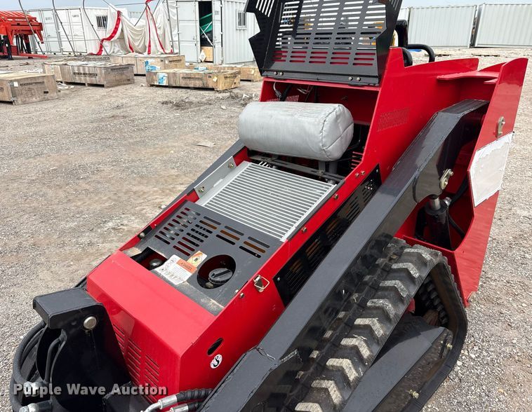 image for item DY0703 2024 Valley Pioneer SCL850 compact utility loader