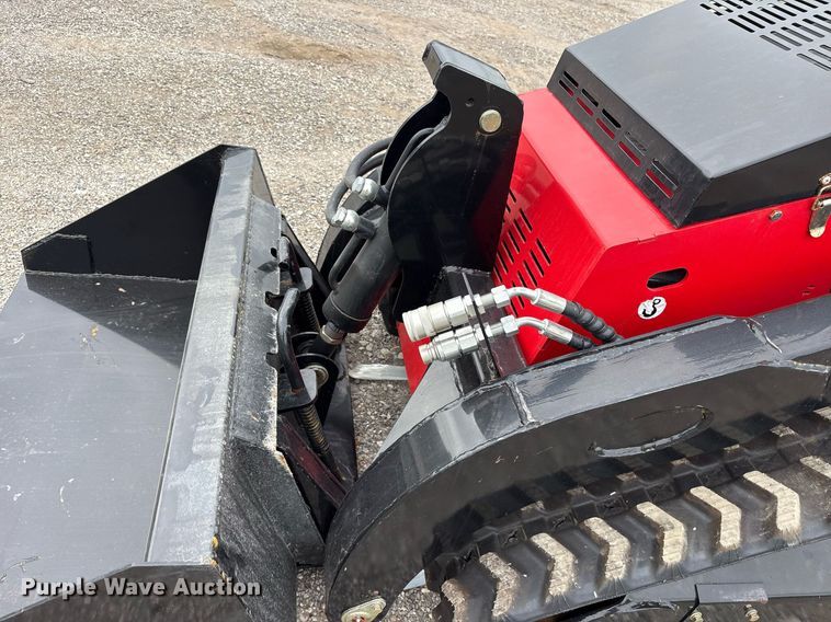 image for item DY0703 2024 Valley Pioneer SCL850 compact utility loader