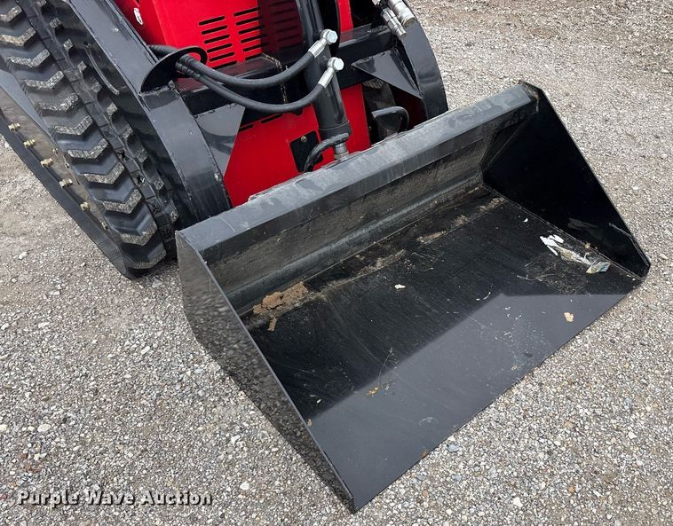 image for item DY0703 2024 Valley Pioneer SCL850 compact utility loader