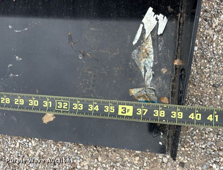 image for item DY0703 2024 Valley Pioneer SCL850 compact utility loader