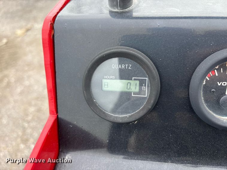 image for item DY0703 2024 Valley Pioneer SCL850 compact utility loader